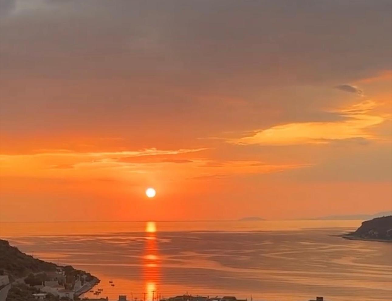 Onar Mani Suites Néon Oítilon Екстериор снимка