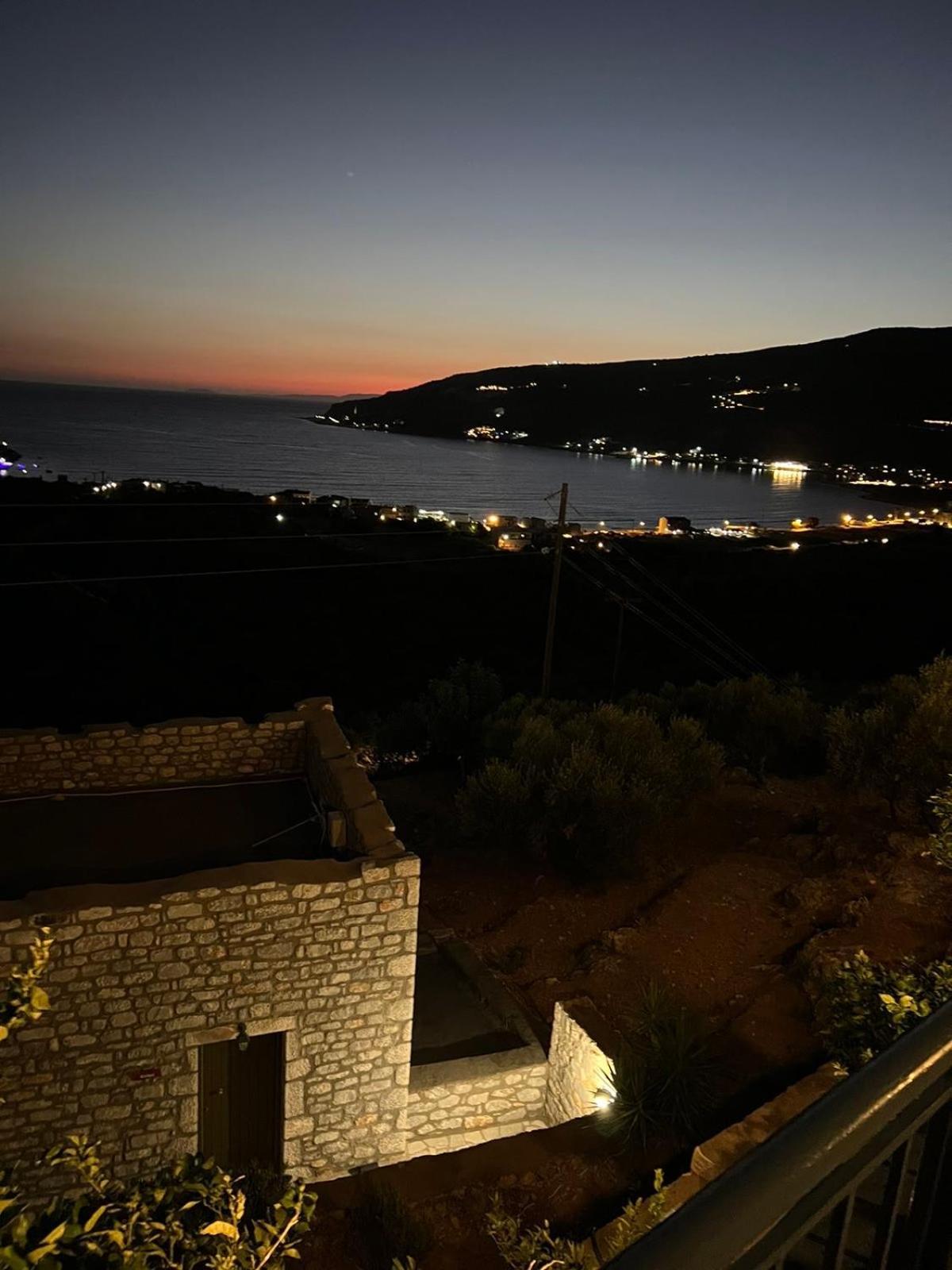 Onar Mani Suites Néon Oítilon Екстериор снимка