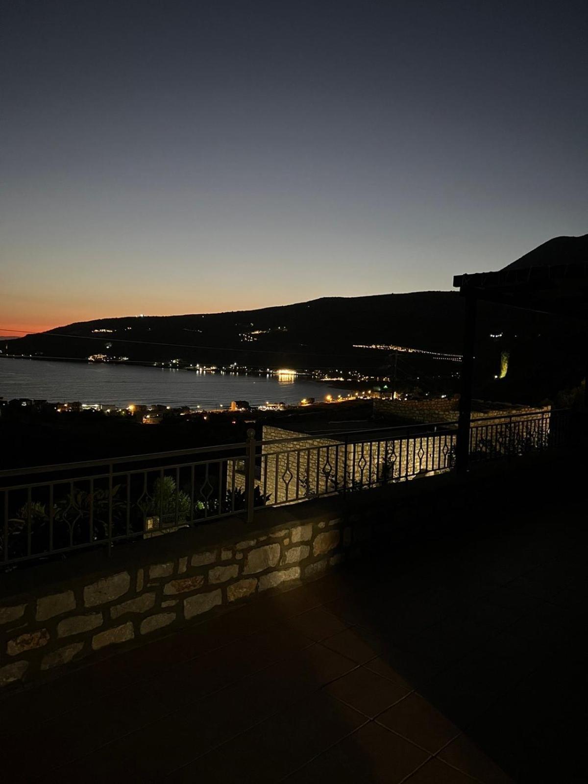 Onar Mani Suites Néon Oítilon Екстериор снимка