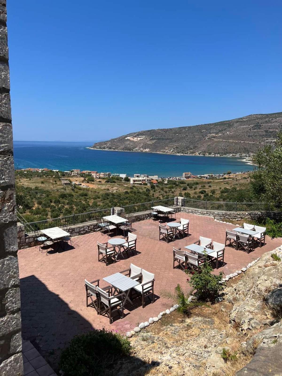 Onar Mani Suites Néon Oítilon Екстериор снимка