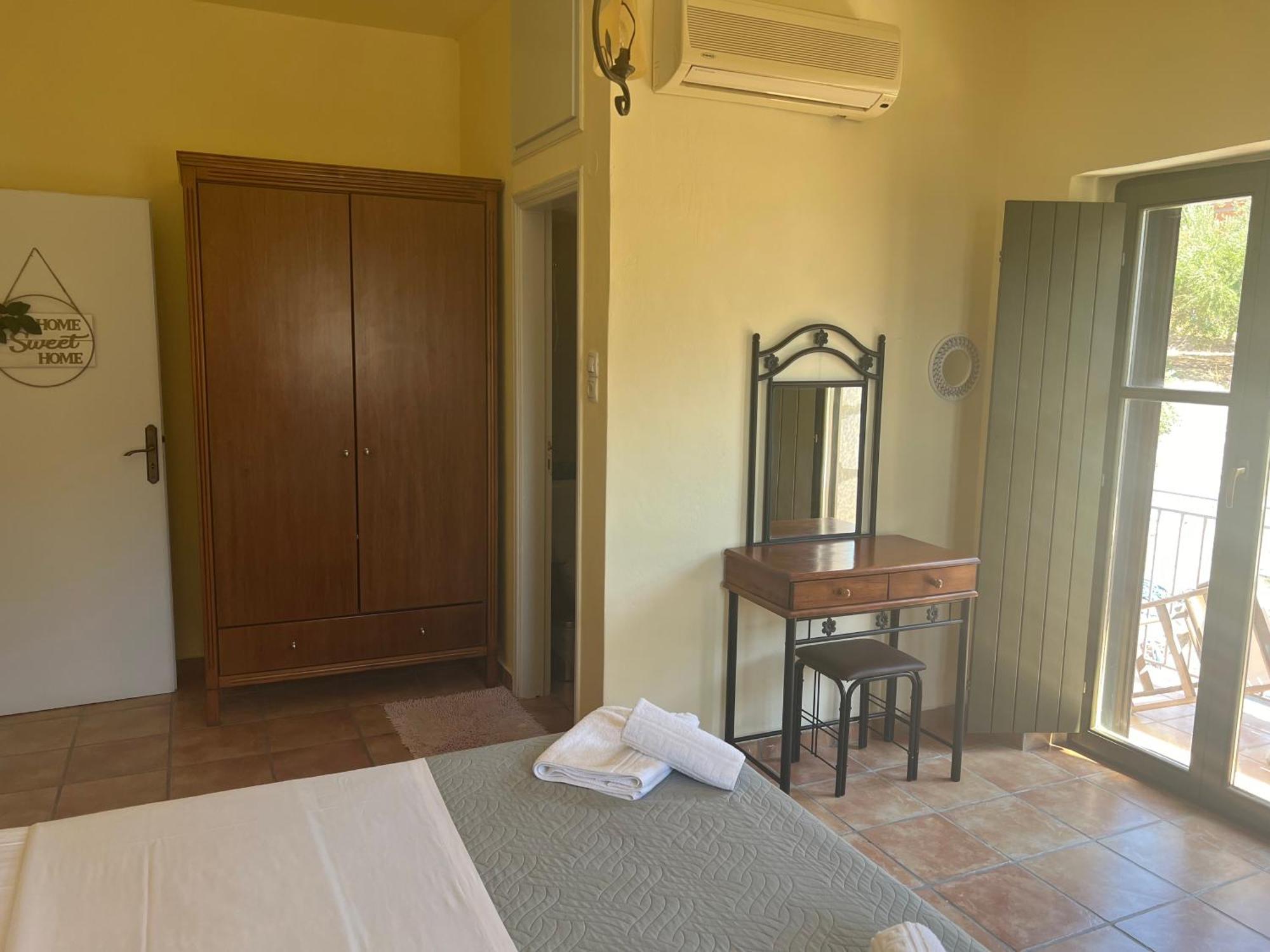 Onar Mani Suites Néon Oítilon Екстериор снимка