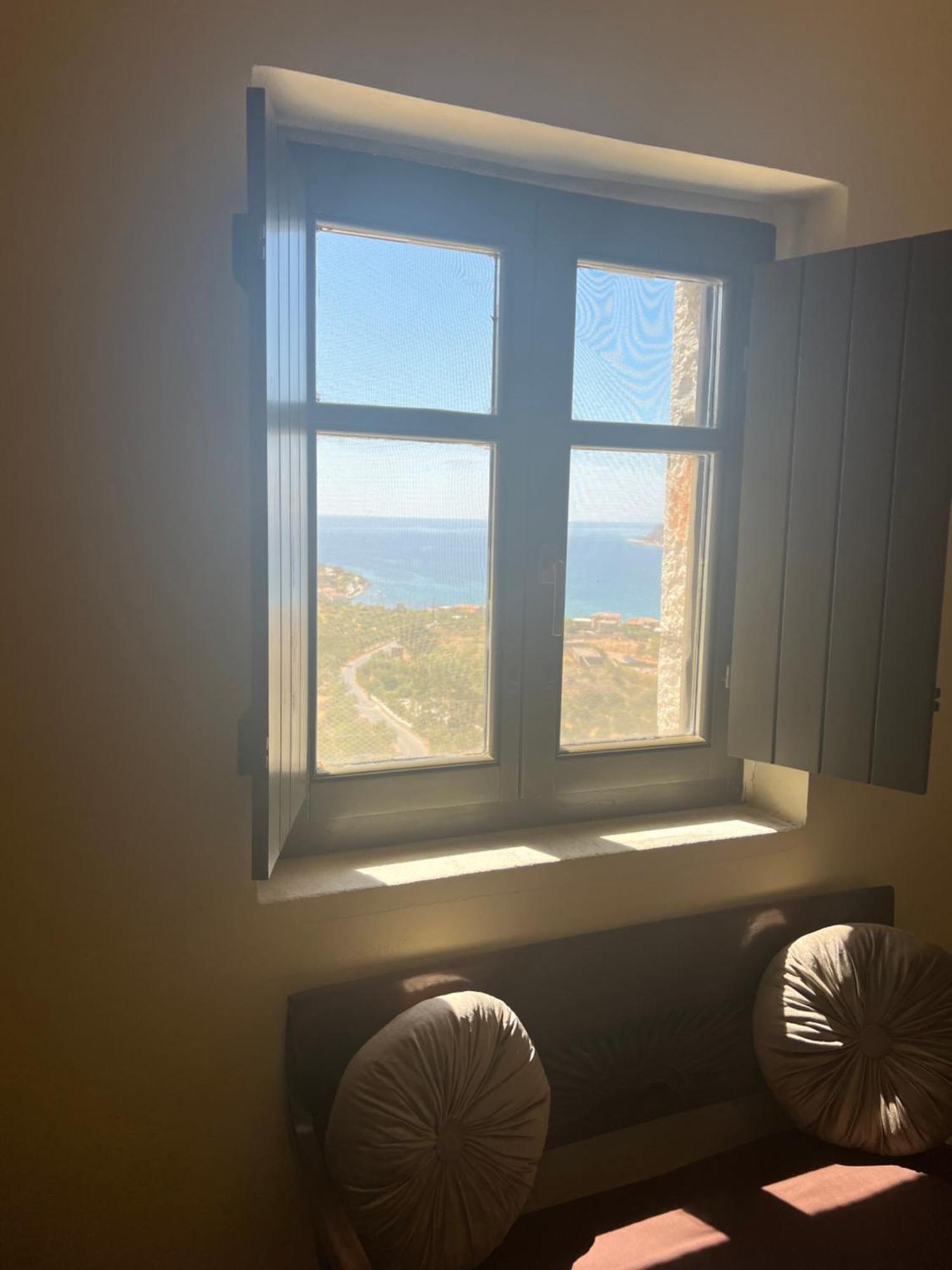 Onar Mani Suites Néon Oítilon Екстериор снимка