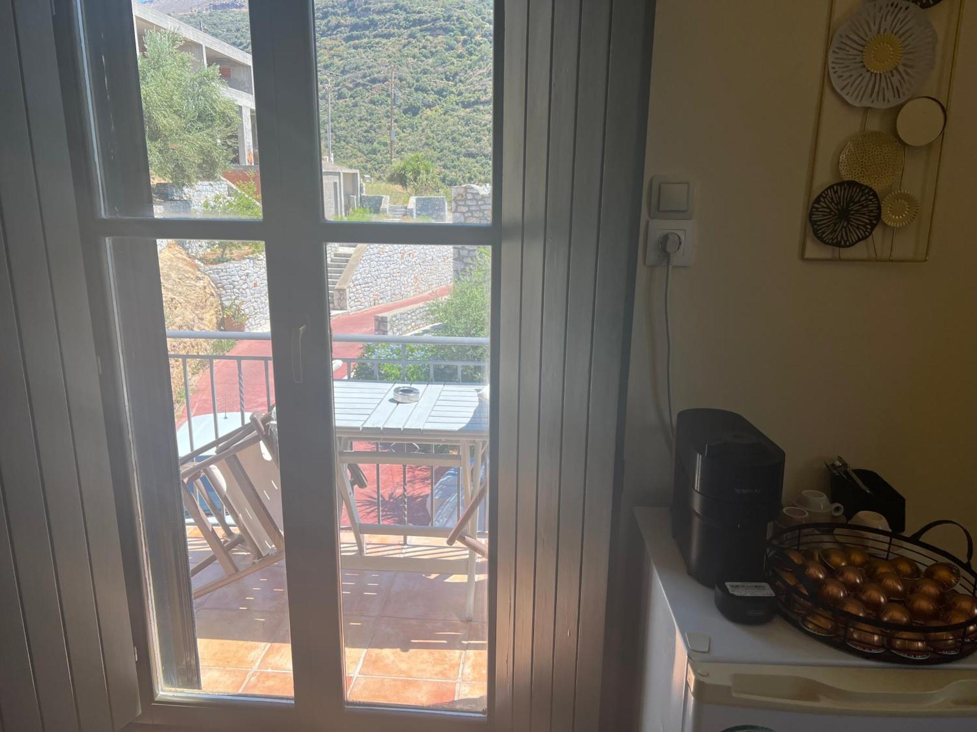 Onar Mani Suites Néon Oítilon Екстериор снимка