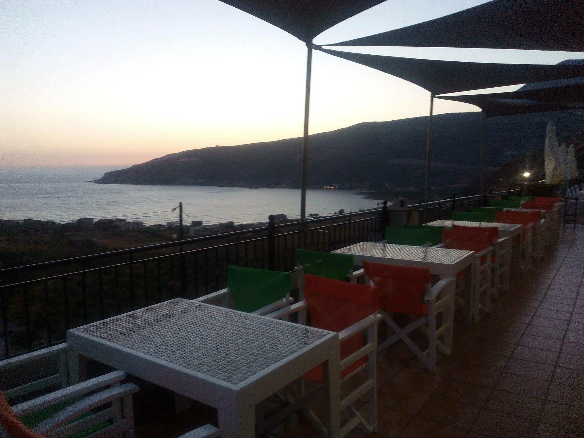 Onar Mani Suites Néon Oítilon Екстериор снимка