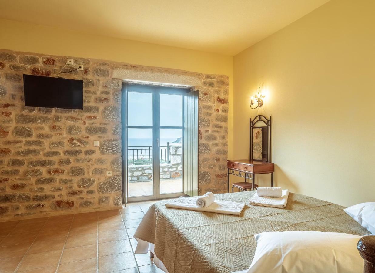 Onar Mani Suites Néon Oítilon Екстериор снимка